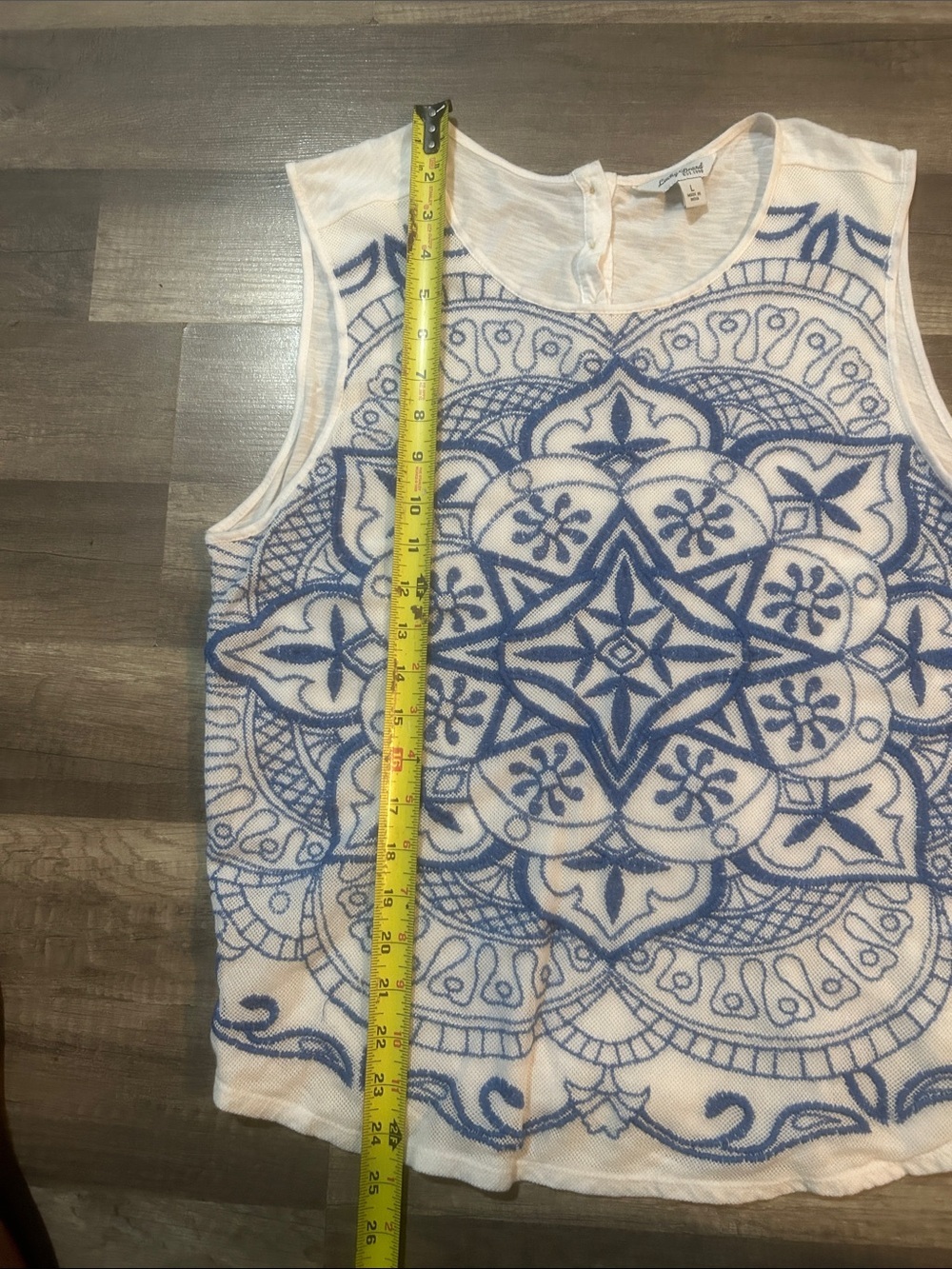 Lucky Brand Women’s White Tank with Blue Mandala Print Size Large - Picture 4 of 7